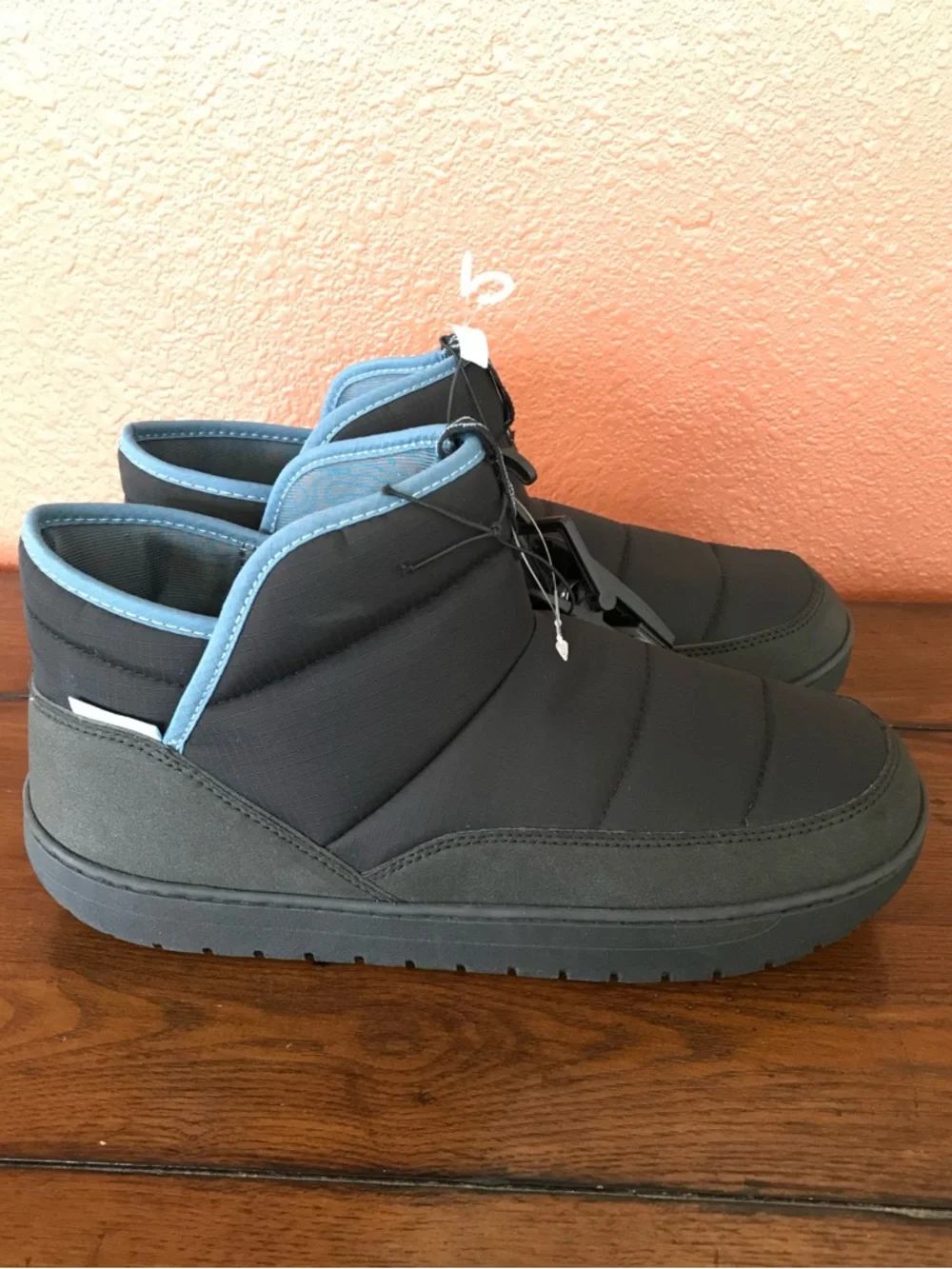 Ozark Trail Men’s 11 Black Padded Insulated Water-Resistant Puffer Boots NWT